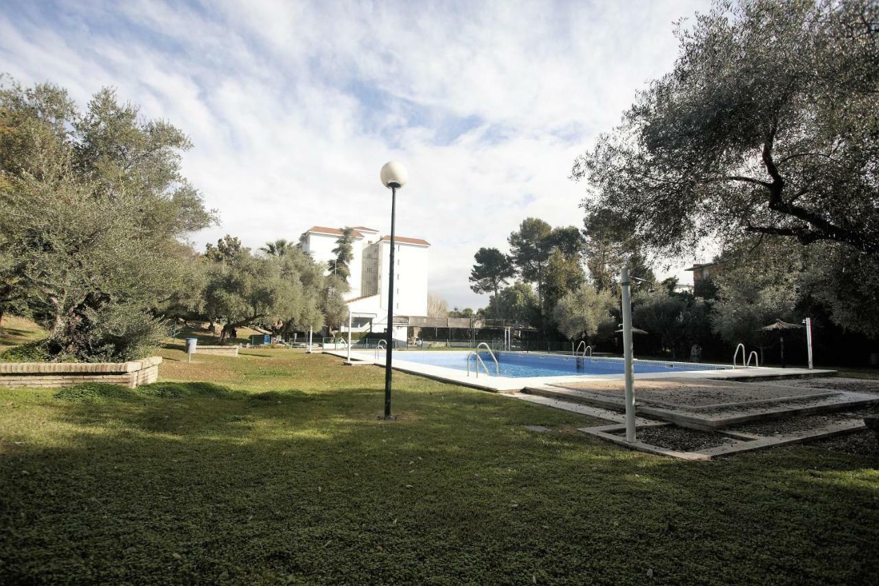 Bonito Apart. Con Parking Y Piscina Mairena del Aljarafe Exteriör bild